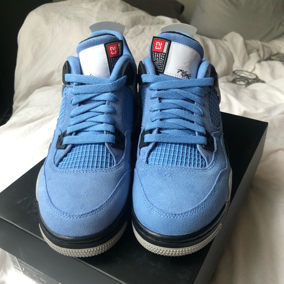 Jordan 4 UNC - Picture 2 of 4
